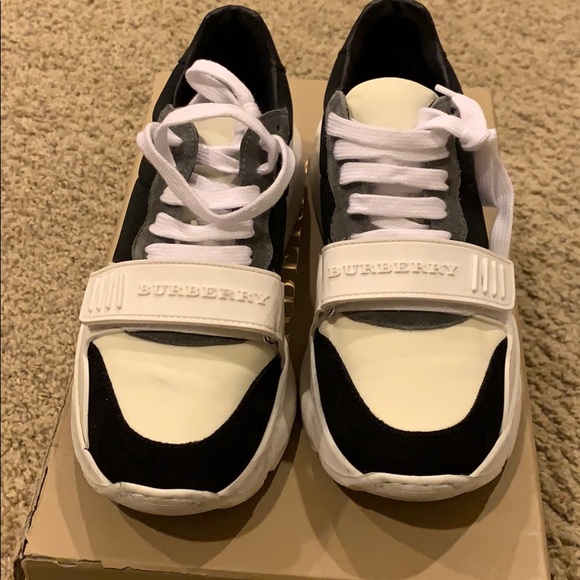 Burberry sneakers 👟 size 38 - Picture 1 of 12